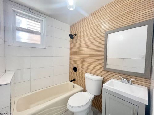 29 Vincent St, Newark NJ  07105-4407 exterior