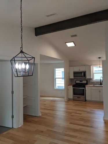 6917 Cherry Mdw Dr, Austin TX 78745-5333 exterior