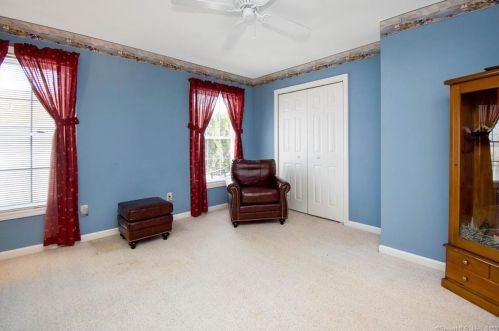 51 Berrios Hl Rd, Windsor CT 06095-1003 exterior