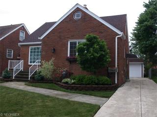 7913 Dresden Ave, Cleveland OH  44129-2809 exterior