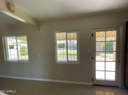 6739 33rd Ave, Phoenix AZ 85041-6332 exterior