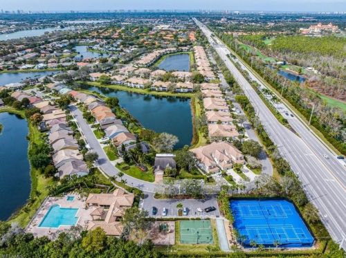 7904 Gardner Dr, Naples FL 34109-0609 exterior