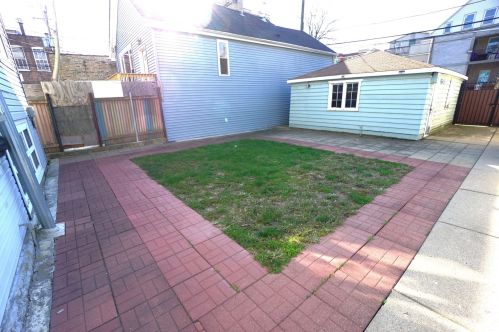 1622 Rockwell St, Chicago IL 60647-5218 exterior