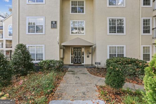 3655 Habersham Rd, Atlanta GA 30305-1142 exterior