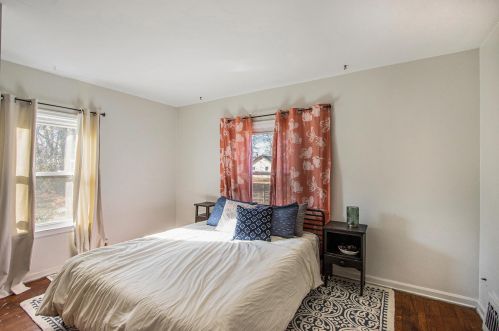 313 G Ave, Kalamazoo MI 49004-2119 exterior