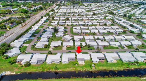 2390 14 Ave, Boynton Beach FL 33426-5871 exterior