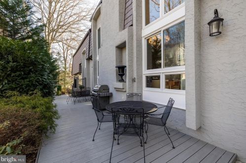 398 Lakeside Rd, Ardmore PA exterior