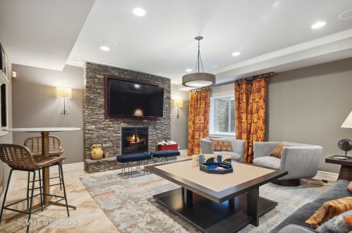 832 Colfax Ave, Elmhurst IL 60126-4535 exterior