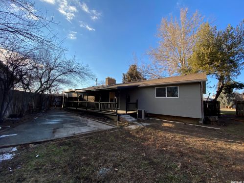 830 Ponderosa Dr, Sandy UT 84094 exterior