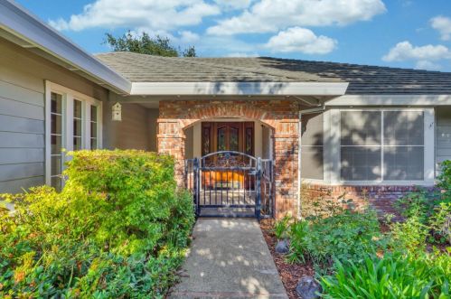 160 Lost Creek Dr, Folsom, CA 95630-1528