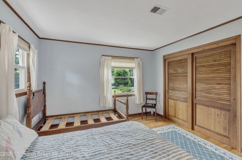 600 Edgemere Dr, Red Bank NJ 07711 exterior