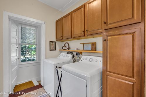 25 Memorial Pkwy, Atlantic Highlands NJ 07716-1655 exterior