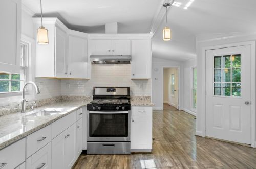 54 Brown Ave, Seabrook NH 03874-5605 exterior