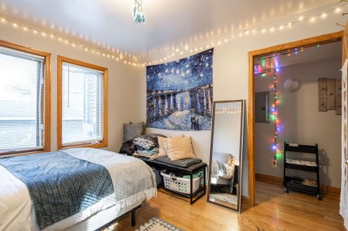 2910 Newhall St, Milwaukee WI 53211-3223 exterior