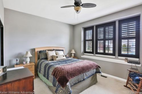 2298 Calibouge, Commerce Township MI 48393-2090 exterior