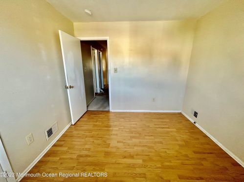 271 Clubhouse Dr, Middletown NJ 07748-1340 exterior