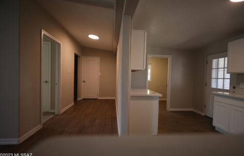 5751 28 St, Tucson AZ 85711-5925 exterior