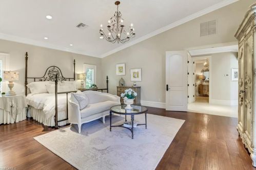 12911 Bald Cypress Ln, Naples FL 34119-8527 exterior