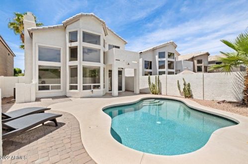 1424 Cathedral Rock Dr, Phoenix AZ 85048-8910 exterior