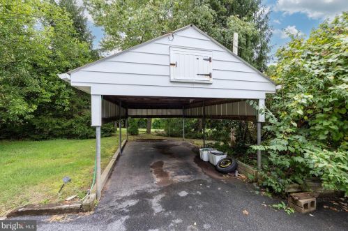 1071 Favinger Rd, Pottstown PA 19465-8617 exterior