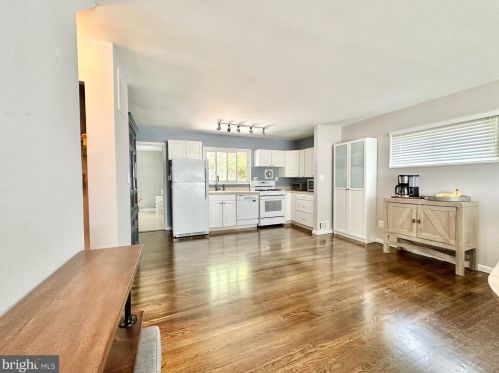 132 Gladden St, Alexandria VA  22304-2402 exterior