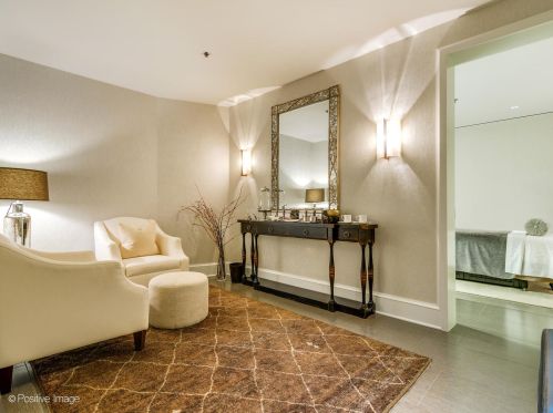 118 Erie St, Chicago IL  60654-3704 exterior