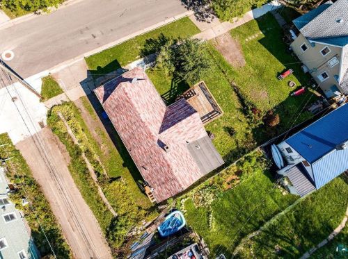 915 4 Ave, Duluth MN 55805-1305 exterior