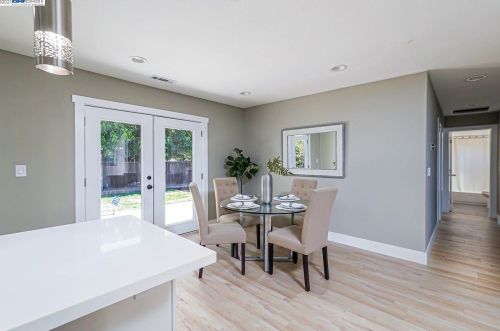 5501 Arizona Dr, Concord CA  94521-4026 exterior