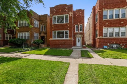 7932 Eberhart Ave, Chicago, IL 60619-3816