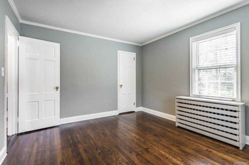 55 Albermarle Ave, Huntington Station NY 11746-2025 exterior