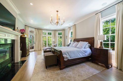 4515 Conway Dr, Atlanta GA 30327-3535 exterior