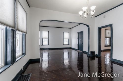 709 Apple Ave, Meskegon MI 49442-3648 exterior