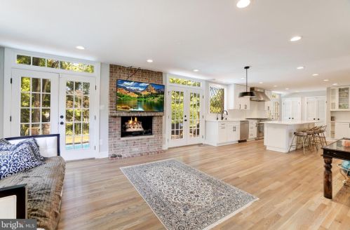 1326 Kirby Rd, Mc Lean VA  22101-2409 exterior