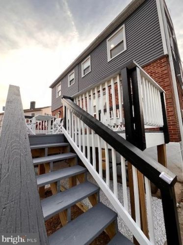 6949 Westhampton Dr, Alexandria VA 22307-1527 exterior