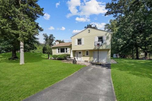 34 Briarcliff Ave, Poughkeepsie, NY 12603-5824