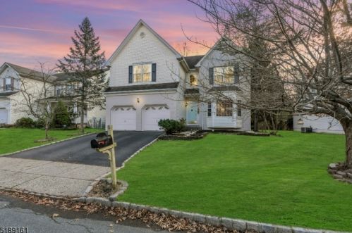 26 Francis Dr, Bridgewater NJ  08807-5714 exterior