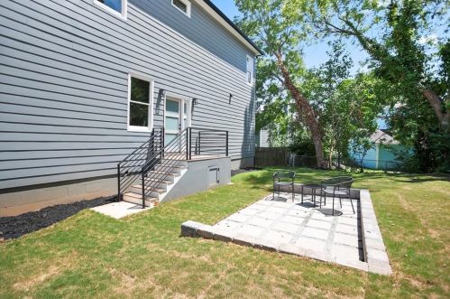 1557 Foote St, Atlanta GA 30307-2817 exterior