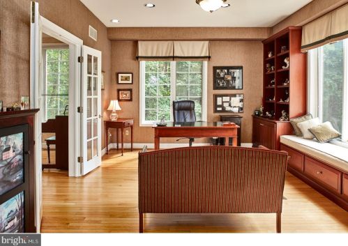 542 Newtown Rd, Berwyn PA 19312-2018 exterior