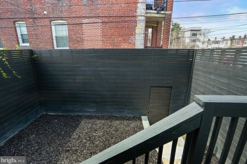 3210 Park Pl, Washington DC  20010-2529 exterior