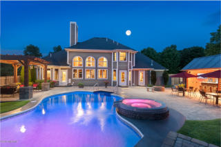 10146 Kl Ave, Kalamazoo, MI 49009-7990