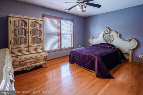 4 Vine St, Berkeley Township NJ 08721-2420 exterior