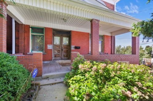 1632 Dellrose St, Pittsburgh, PA 15210-3856