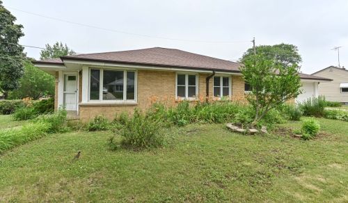 5551 Jerelyn Pl, Milwaukee WI 53219-2275 exterior