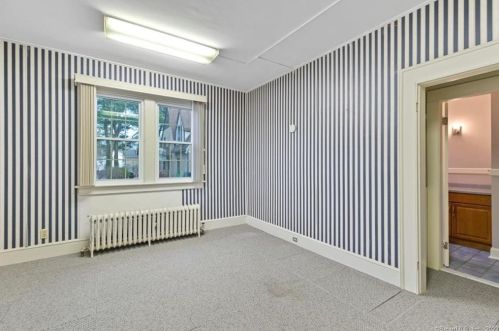 458 Main St, Meriden CT 06451-5090 exterior