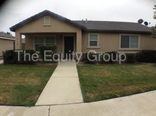 1714 Paseo Del Lago, Tulare CA  93274-6272 exterior