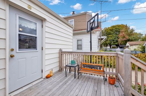 209 70, Milwaukee WI 53218-1815 exterior