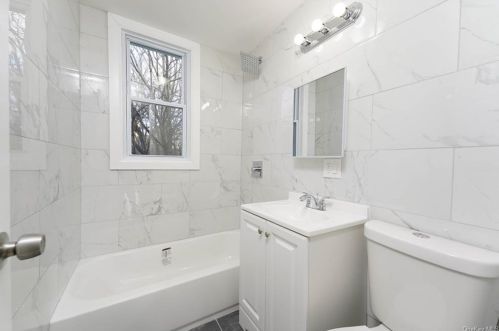 809 Chestnut St, Bronx NY 10467-6504 exterior