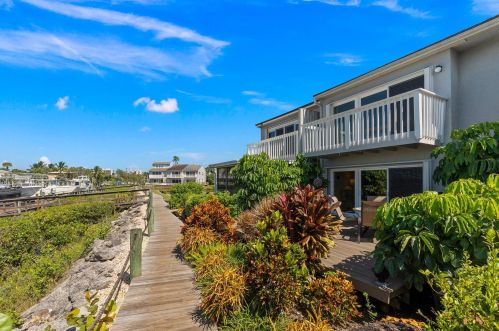 2428 Harbour Cove Dr, Fort Pierce FL  34949-1515 exterior