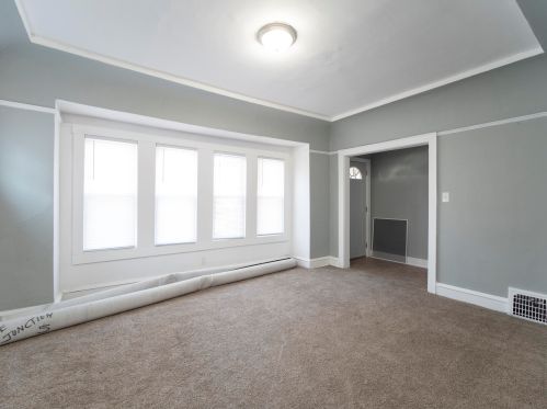 3958 24th St, Milwaukee, WI 53206-1445