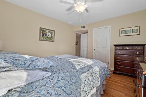 3127 Rochelle Ave, Milwaukee WI 53209-2505 exterior